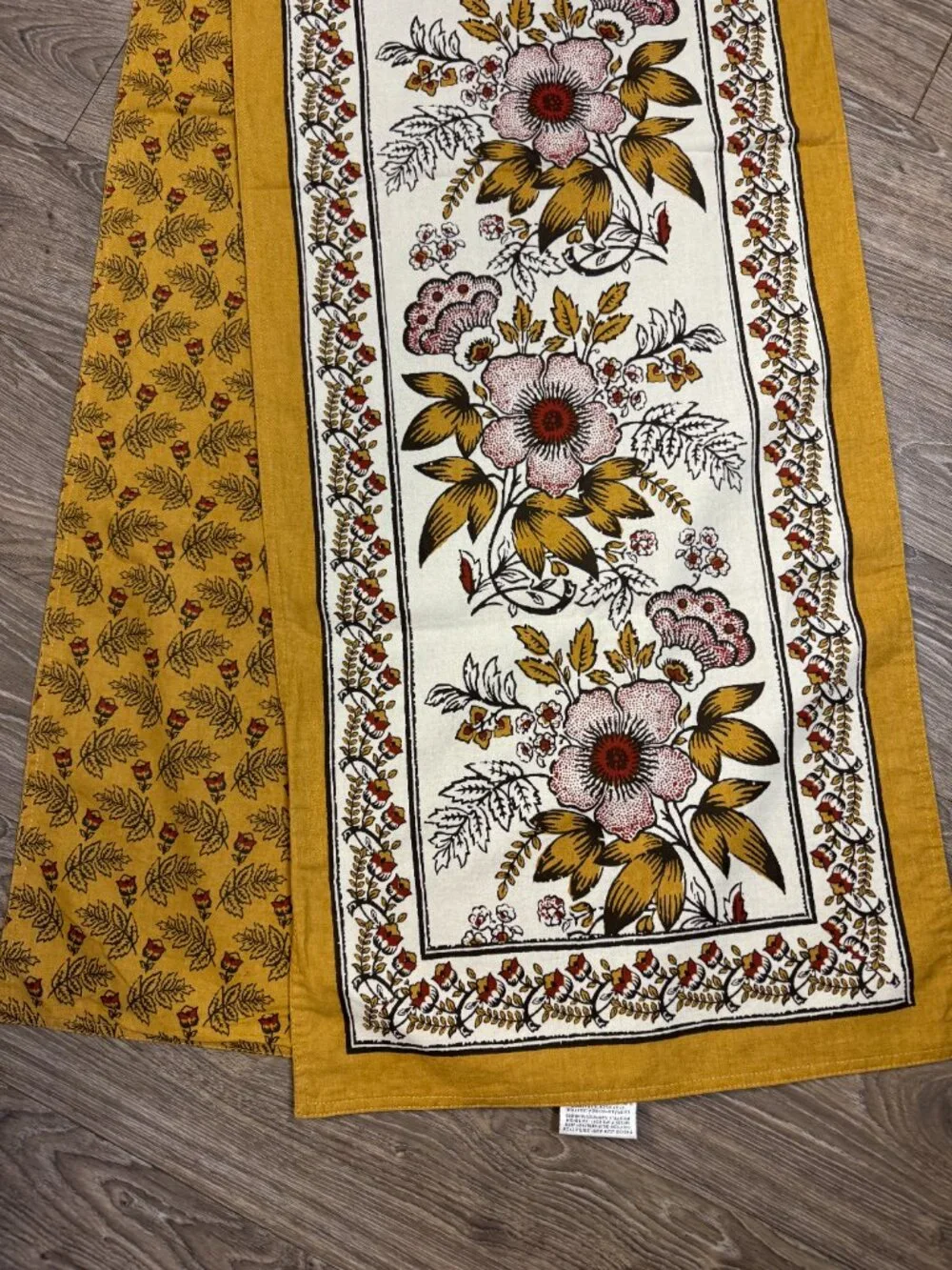 Authentic Williams Sonoma Floral Table Runner Long 105 in x 18 in